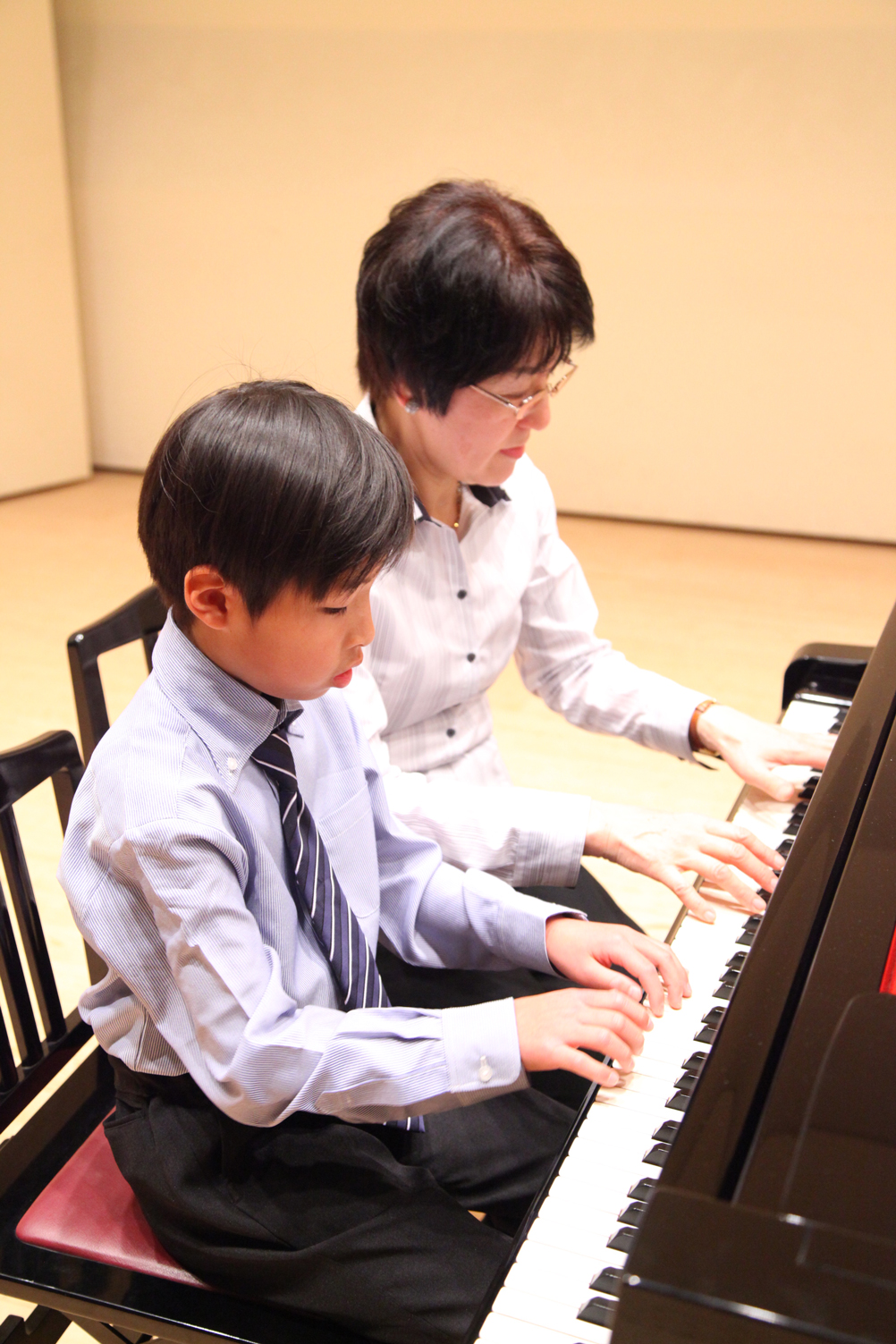 生徒さんと講師の連弾